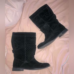 TOMs women’s slouchy black boots, size 7, suede